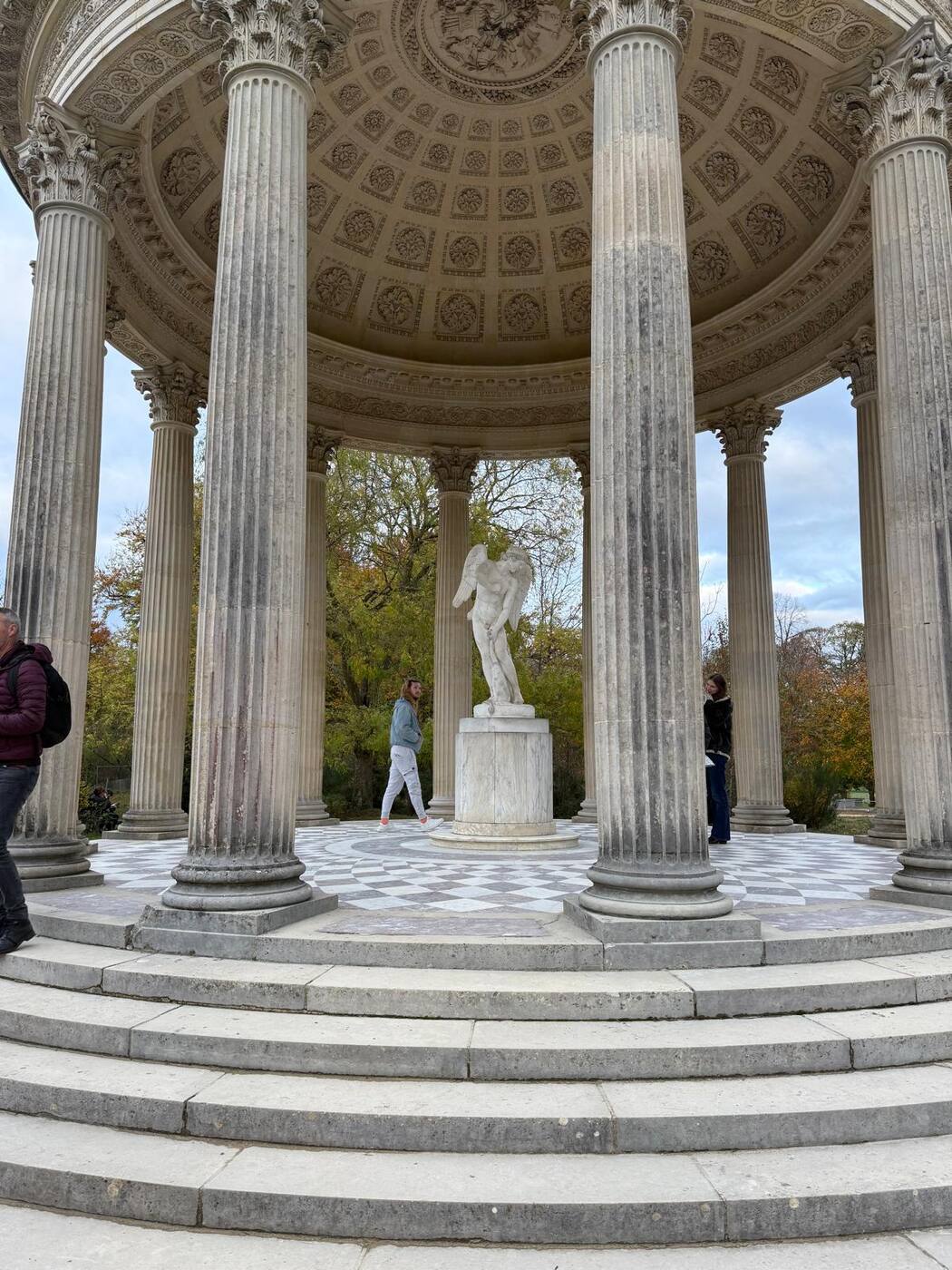 Aşk Tapınağı içindeki heykel, Versailles