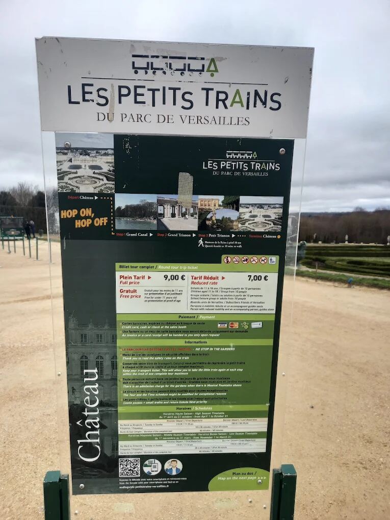 Versailles parkındaki Petit Train tabelası: fiyatlar, duraklar ve saatler